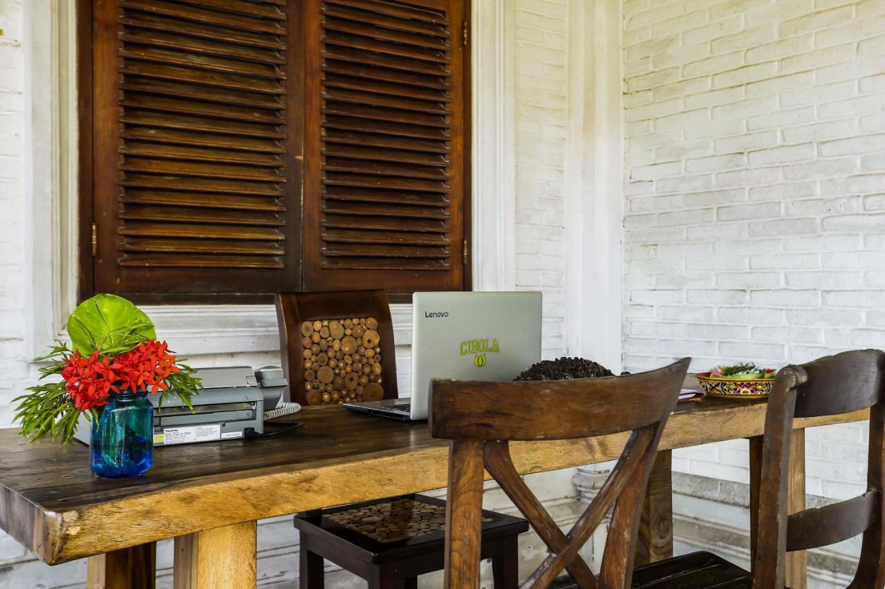Oyo 90893 Mimpi Bungalows Kuta Lombok Esterno foto