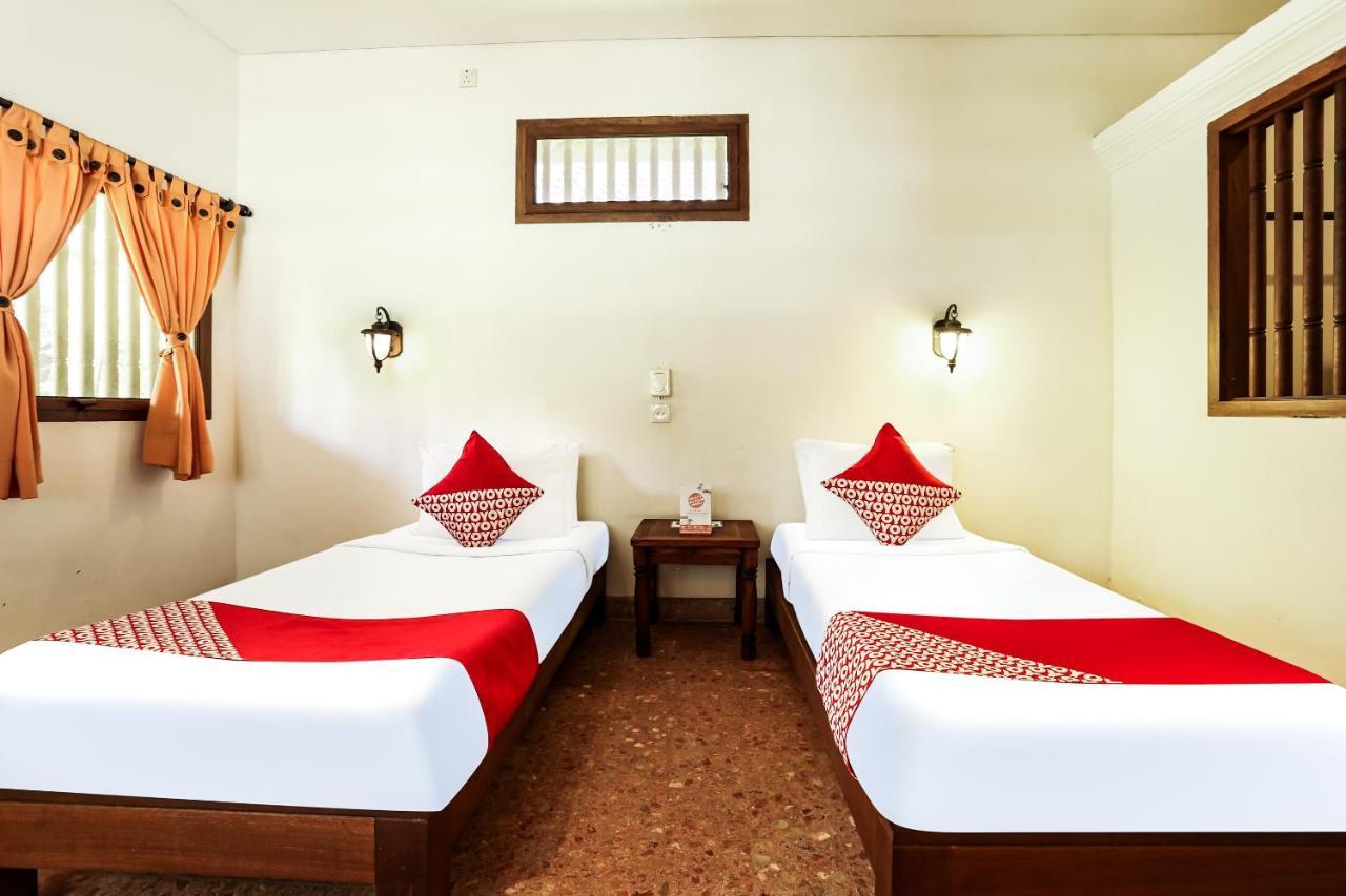 Oyo 90893 Mimpi Bungalows Kuta Lombok Esterno foto